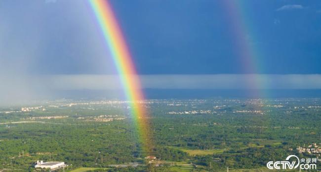 海口(kou)上空現雙(shuang)彩虹景觀(guān)