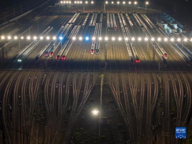 鐵路12月7日(ri)起實行新的列(liè)車運行圖