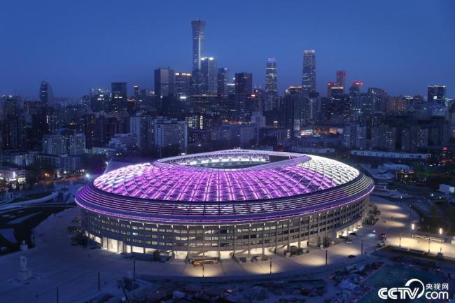 北(bei)京：“新工體(tǐ)”進行燈光(guāng)測試