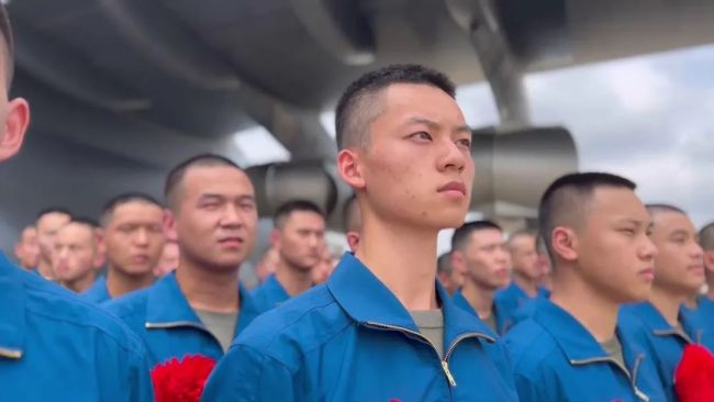 坐着運-20去(qu)上學，開學(xue)典禮是航(háng)空展！